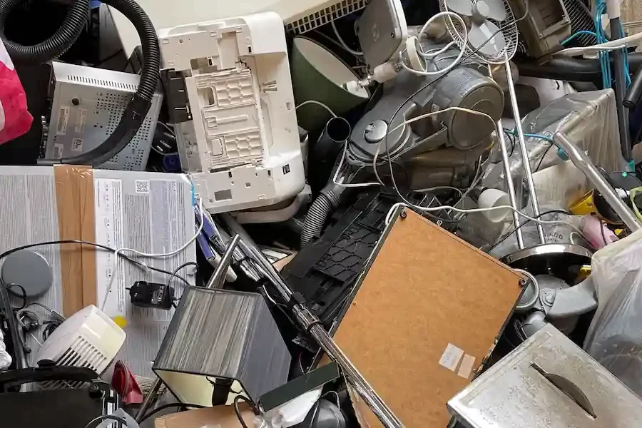 廃棄された家電